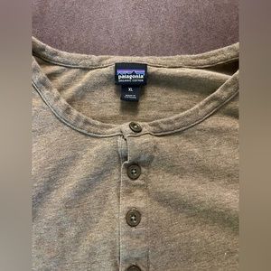 Patagonia long sleeve Henley XL